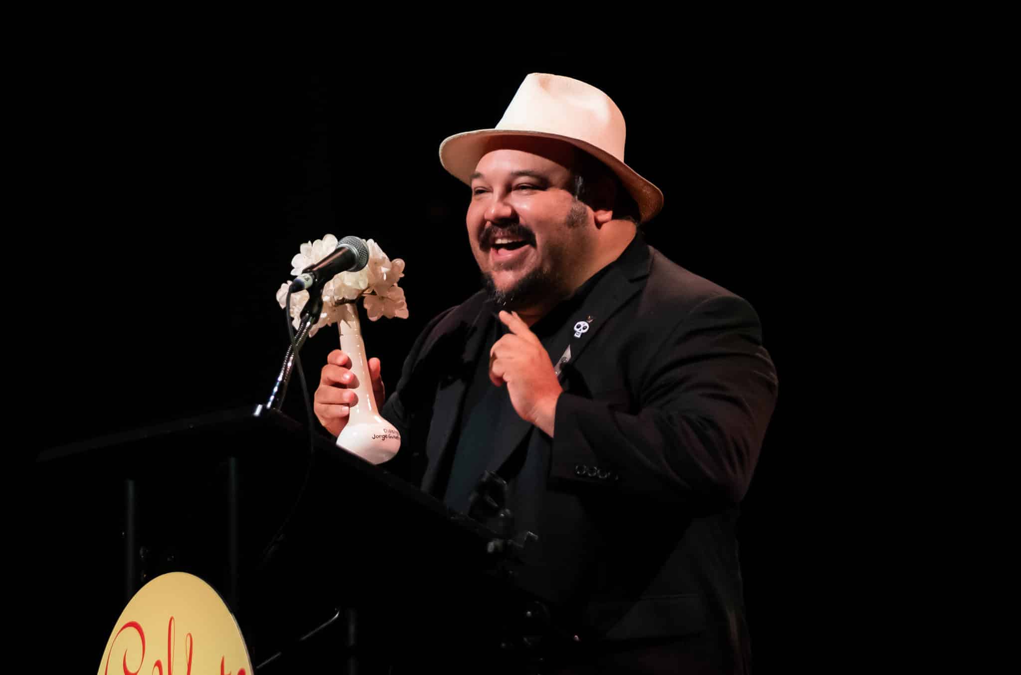 Jorge Gutierrez (Film/Video BFA 97 and MFA 00) accepted a 2022 Distinguished Alumnux Award.
